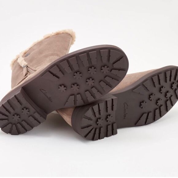 Clark’s Collection Opal Zip Stacked heel taupe suede winter boots NWT - Picture 2 of 12